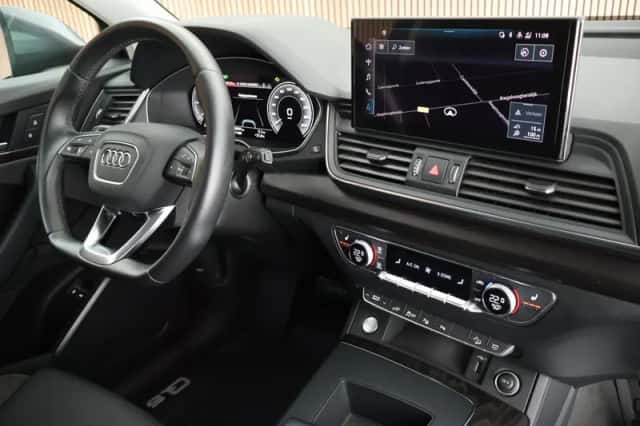 Audi Q5 (2023) thumbnail 3