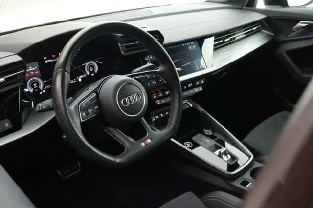 Audi A3 (2023) thumbnail 3