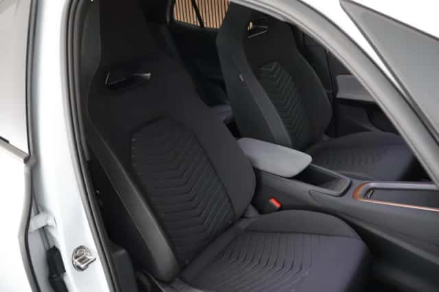 CUPRA Born (2023) thumbnail 2