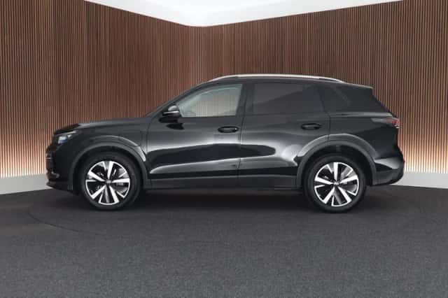 Volkswagen Tiguan (2025) thumbnail 5