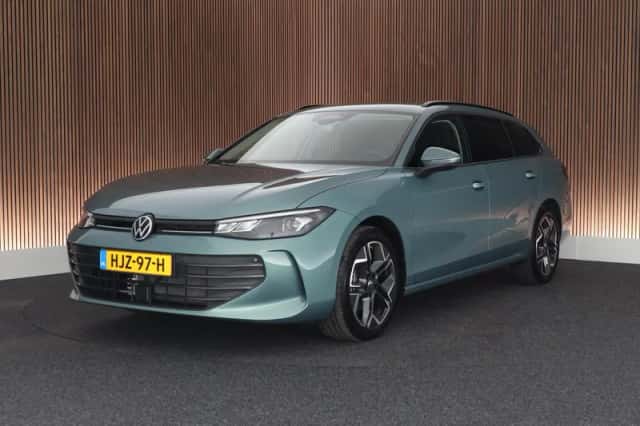 Volkswagen Passat (2025) thumbnail 1