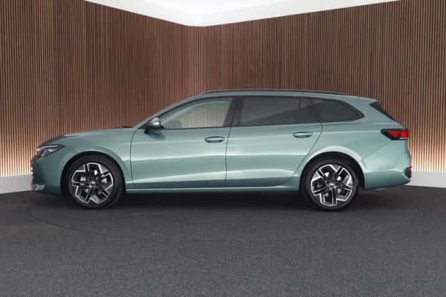 Volkswagen Passat (2025) thumbnail 6