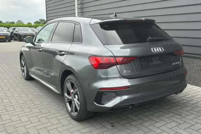 Audi A3 (2022) thumbnail 2