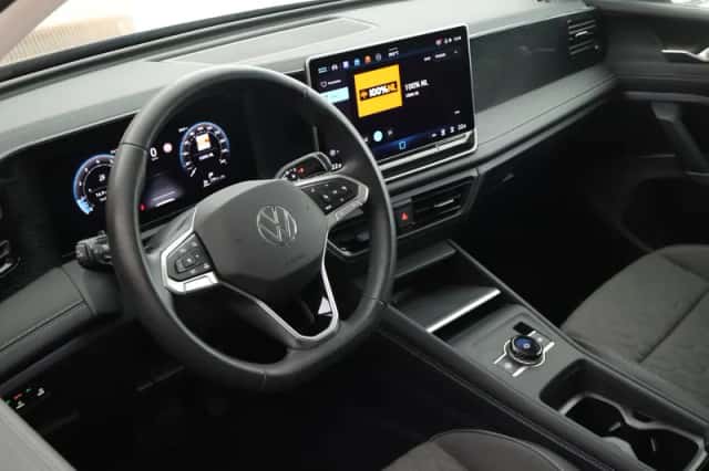 Volkswagen Tiguan (2024) thumbnail 3