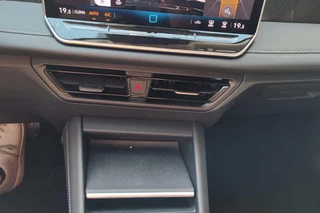 Volkswagen Tiguan (2024) thumbnail 4
