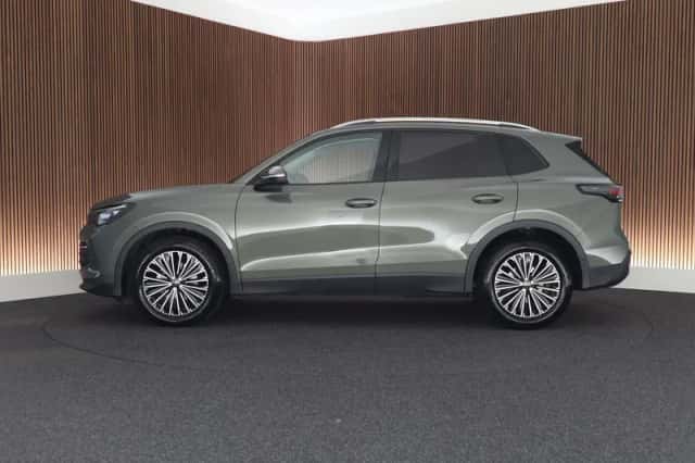 Volkswagen Tiguan (2024) thumbnail 6