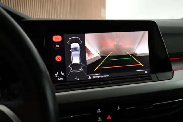 Volkswagen Golf (2020) thumbnail 4