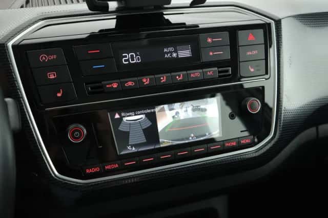Volkswagen Up! (2020) thumbnail 5