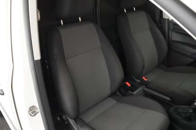 Volkswagen Caddy (2017) thumbnail 2