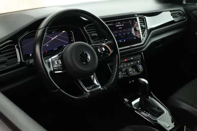 Volkswagen T-Roc (2021) thumbnail 3