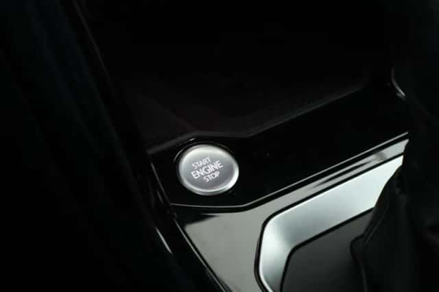 Volkswagen T-Roc (2021) thumbnail 5