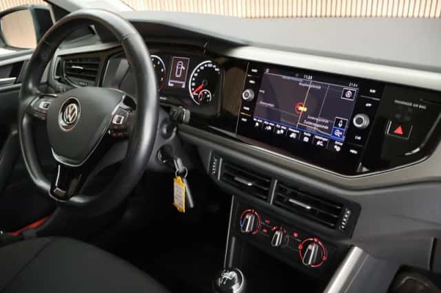 Volkswagen Polo (2021) thumbnail 3