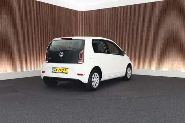 Volkswagen Up! (2019) thumbnail 6