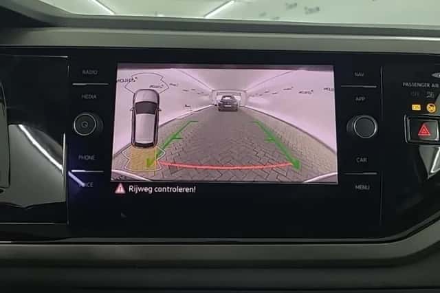 Volkswagen Polo (2021) thumbnail 3