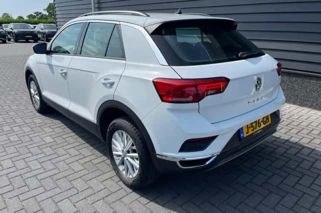 Volkswagen T-Roc (2018) thumbnail 2