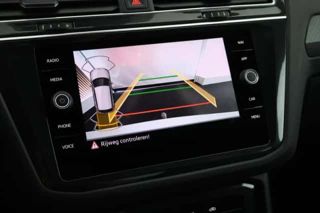 Volkswagen Tiguan (2023) thumbnail 5