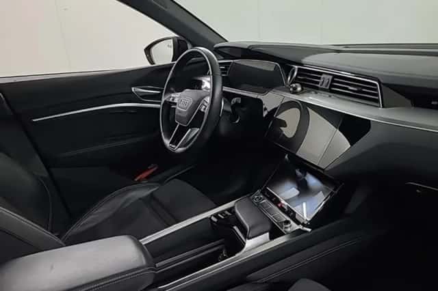 Audi e-tron (2022) thumbnail 4
