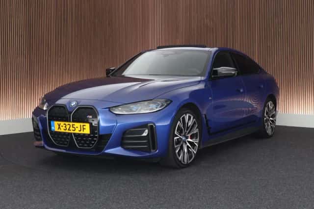 BMW i4 (2023) thumbnail 1