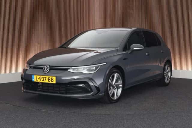 Volkswagen Golf (2021) thumbnail 1