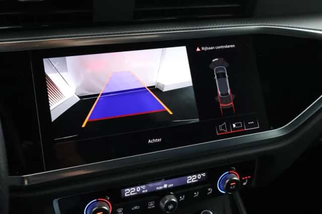 Audi Q3 (2022) thumbnail 5