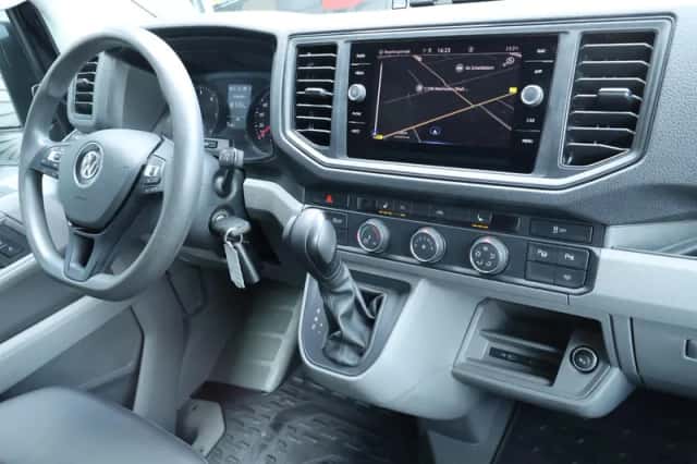 Volkswagen Crafter (2022) thumbnail 3