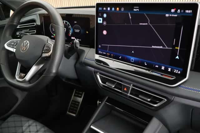 Volkswagen Tiguan (2025) thumbnail 3