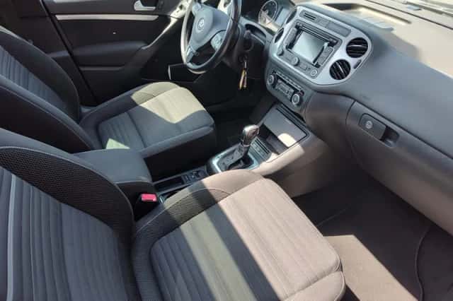 Volkswagen Tiguan (2014) thumbnail 2