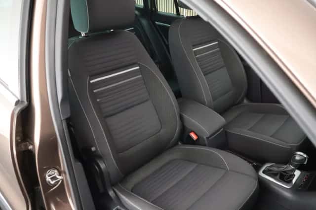 Volkswagen Tiguan (2014) thumbnail 2