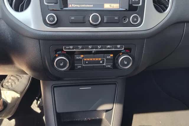 Volkswagen Tiguan (2014) thumbnail 3