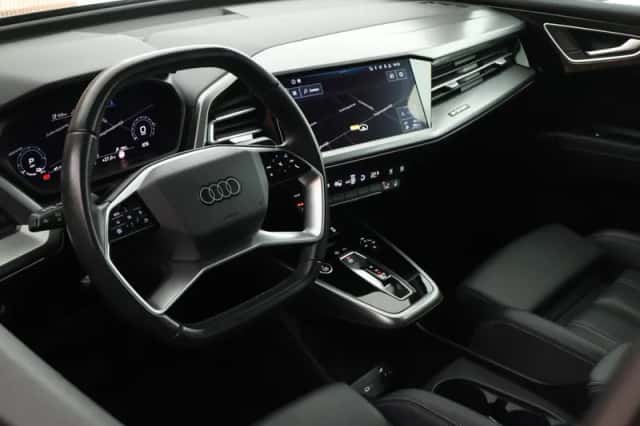 Audi Q4 e-tron (2022) thumbnail 3
