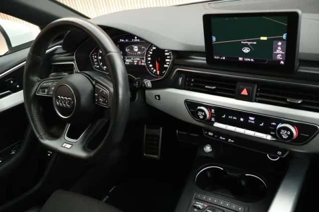 Audi A4 (2018) thumbnail 3