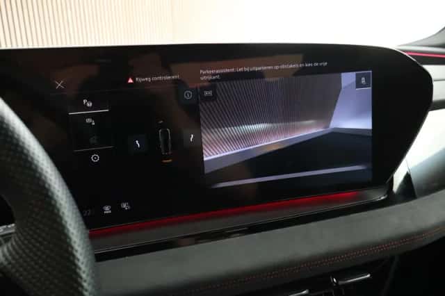 Audi Q6 e-tron (2024) thumbnail 4