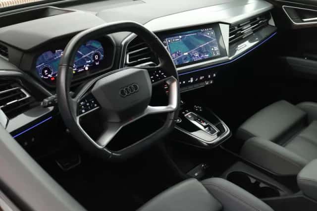 Audi Q4 e-tron (2022) thumbnail 3
