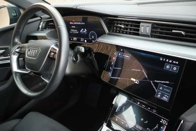 Audi e-tron (2023) thumbnail 3
