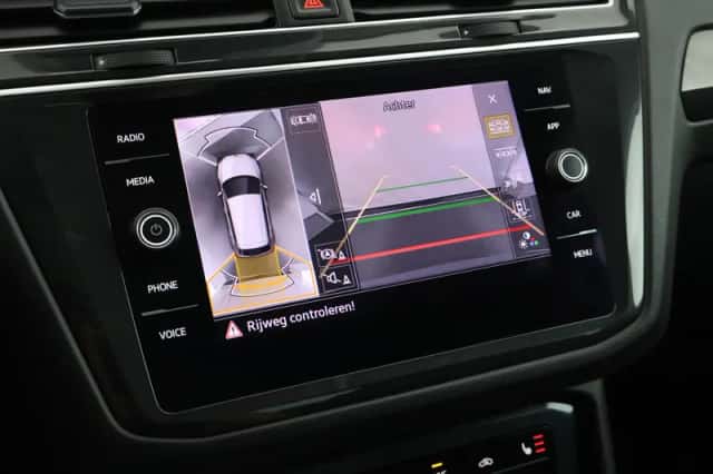 Volkswagen Tiguan (2022) thumbnail 4