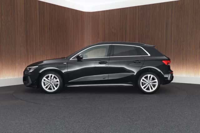 Audi A3 (2023) thumbnail 4