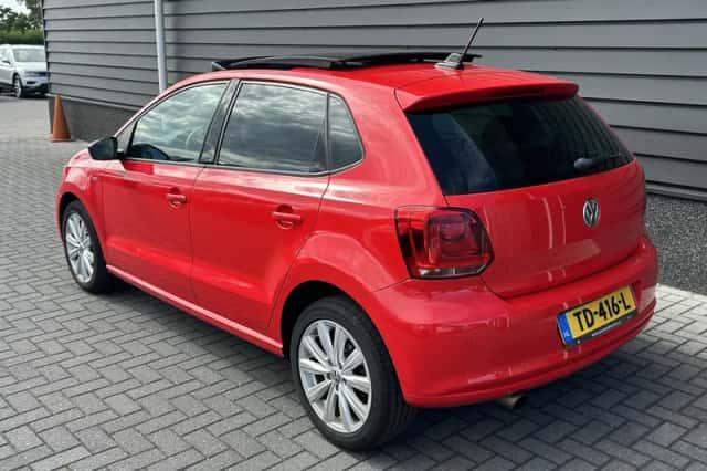 Volkswagen Polo (2012) thumbnail 2