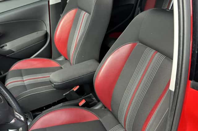 Volkswagen Polo (2012) thumbnail 6