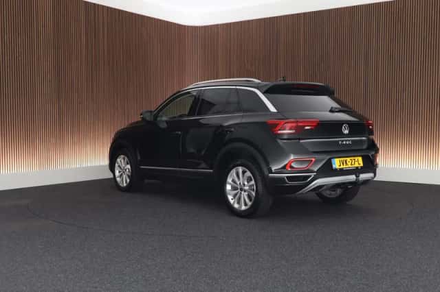 Volkswagen T-Roc (2024) thumbnail 6