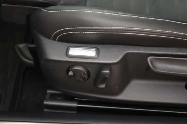 Volkswagen Passat (2022) thumbnail 5