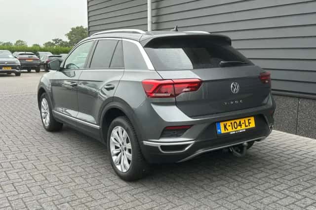 Volkswagen T-Roc (2020) thumbnail 2