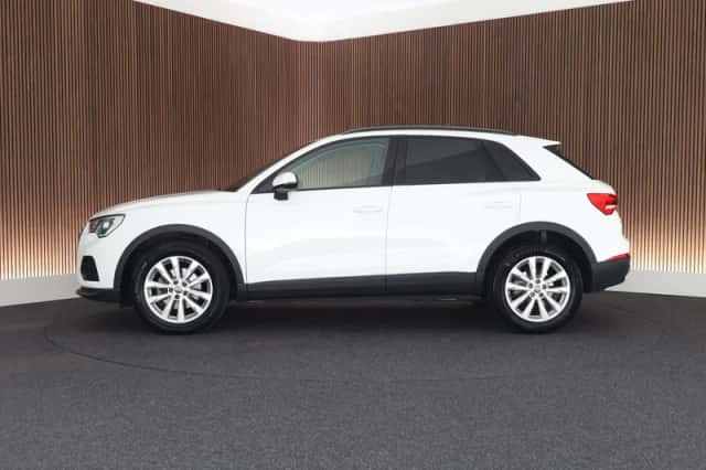 Audi Q3 (2019) thumbnail 6