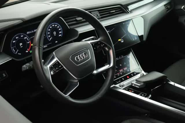 Audi e-tron (2022) thumbnail 3