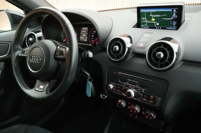 Audi A1 (2018) thumbnail 3
