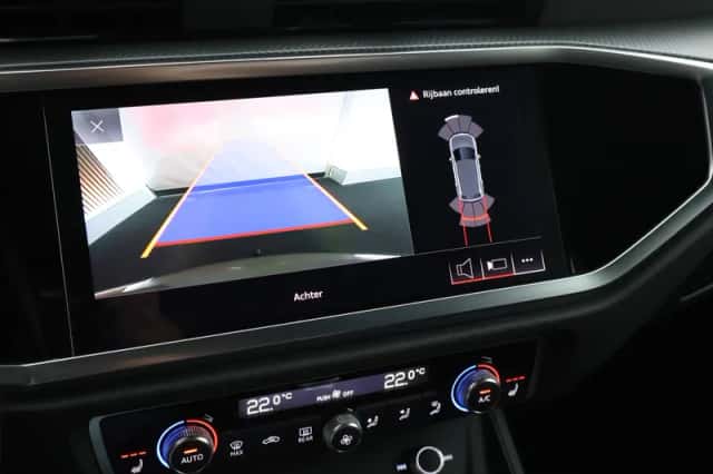 Audi Q3 (2019) thumbnail 5