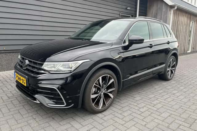 Volkswagen Tiguan (2023) thumbnail 1