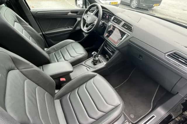 Volkswagen Tiguan (2023) thumbnail 3