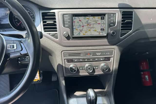 Volkswagen Golf (2015) thumbnail 5