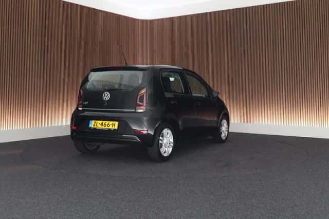 Volkswagen Up! (2019) thumbnail 6