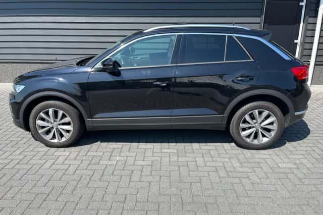 Volkswagen T-Roc (2020) thumbnail 2